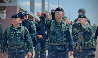 ผบ.กองกำลังนเรศวร ลงพื้นที่ชายแดนแม่สอดหลังเมียนมาเปิดศึกปะทะกันรุนแรง