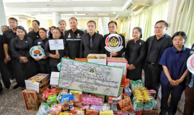 ธารน้ำใจชาวปทุมธานี หลั่งไหลไม่ขาดสาย เตรียมส่งมอบสู่ผู้ประสบอุทกภัยภาคใต้