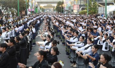 ขบวนนางรำกว่า 5 หมื่นชีวิตร่วมรำบวงสรวง 10 สิ่งศักดิ์สิทธิ์ ฉลอง 228 ปีขอนแก่น