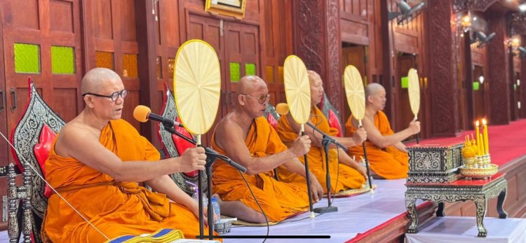 “หลวงพ่ออ๊อด” วัดสายไหมและปชช. ประกอบพิธีบำเพ็ญกุศลสวดพระอภิธรรมอุทิศถวายพระราชกุศลแด่ “พระพันปีหลวง”