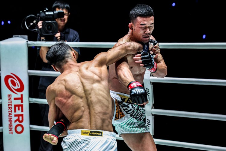 ทำสำเร็จ! “อับดาลลาห์” กดน็อก “คมเพชร” ผงาดคว้าสัญญา ONE ในศึก ONE ลุมพินี 132