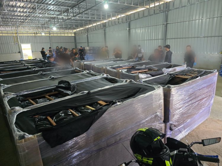 ทลายโกดังยาบ้า 10 ล้านเม็ด กลางเมืองเชียงรายซุกโซฟาเตรียมส่งเข้ากทม.