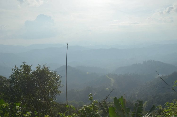 สู้รบเดือด!กองทัพเมียนมาทิ้งระเบิด-ยิงถล่มฐานกะเหรี่ยง KNU ตรงข้ามปิล๊อก