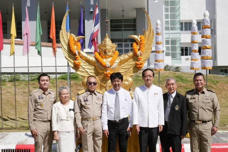 ศาลจังหวัดศรีสะเกษพิธีอัญเชิญองค์ครุฑขึ้นประดิษฐานหน้าอาคารหลังใหม่เตรียมเปิดรองรับภารกิจด้านตุลาการ