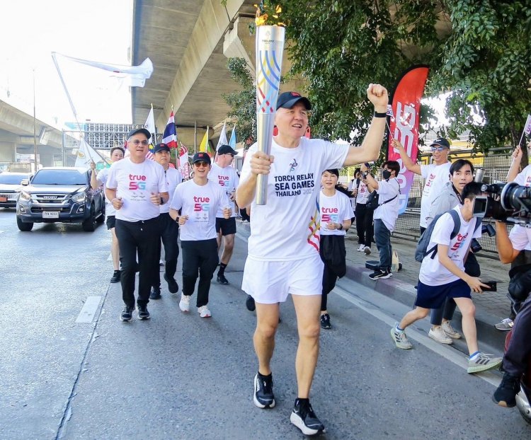 "ไฟพระฤกษ์" สว่างโชติช่วง ทรู-เครือซีพีนำทัพวิ่งพร้อม4จว.