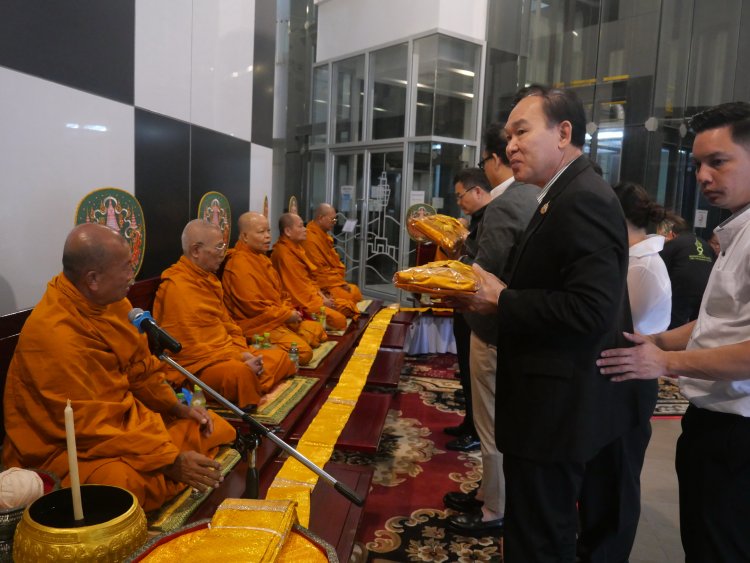 เทศบาลนครสมุทรปราการ จัดพิธีทำบุญให้ "ชนม์สวัสดิ์ อัศวเหม" และผู้ล่วงลับที่หอชมเมือง