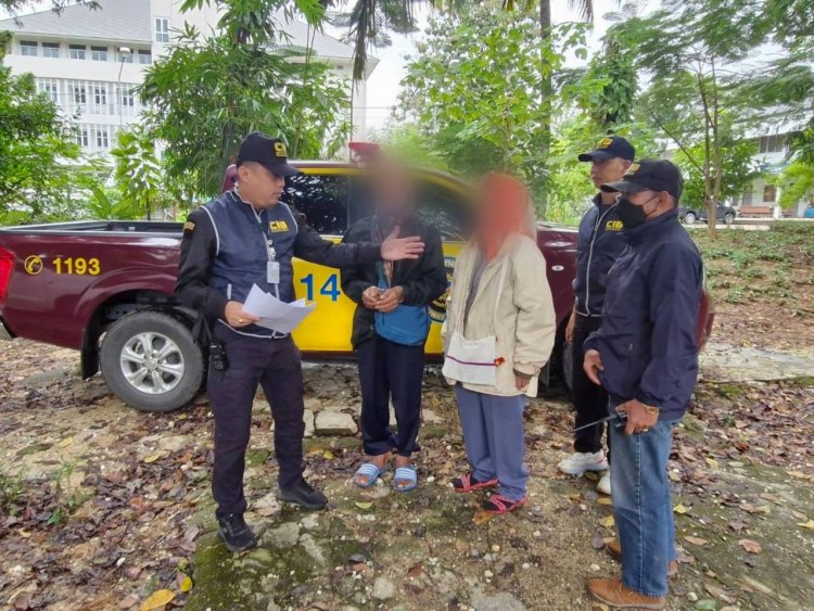 รวบสองผัวเมียรับจ้างส่งยาพอเจอจับแกล้งทำ "เจ้าเข้าทรงประทับร่าง"