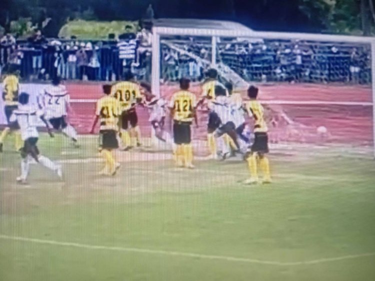 สนามแตก!!"หมอนทองวิทยา"บุกเจ๊า "สายมิตรศึกษา"1-1 ดวลจุดโทษพ่าย 4-1