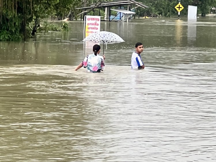 "เขาชัยสน"เมืองพัทลุง หลายพื้นที่ยังจมบาดาล ถูกตัดขาดจากโลกภายนอก