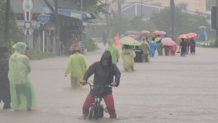 ยะลาวิกฤต!ฝนถล่ม 4 วันติดน้ำทะลักจมบาดาล สั่งอพยพ 10 ชุมชนลุ่มต่ำ
