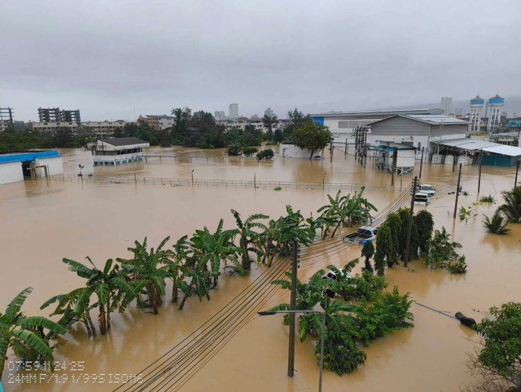 ผู้ว่าฯสงขลาสั่งอพยพคนหาดใหญ่ 100%หนีมวลน้ำมหึมาจากอ.สะเดาไหล่ผ่านคลองร.1สูงต่อเนื่อง