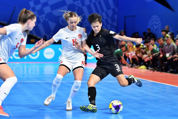 ฟุตซอลหญิงไทย เอาชนะแคนาดา 6-3 ทะลุตัดโคลอมเบีย ลุ้นน็อคเอาท์