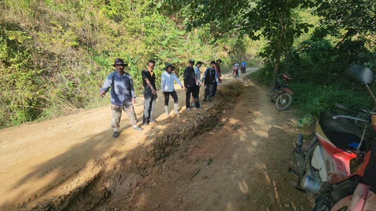น่าน-เดือดร้อนหนัก! ถนนพัง หลุมลึก ทำชาวบ้านล้ม–เจ็บหลายราย ขอเห็นใจ  เร่งแก้ไขเข้าฤดูเก็บเกี่ยวแล้ว