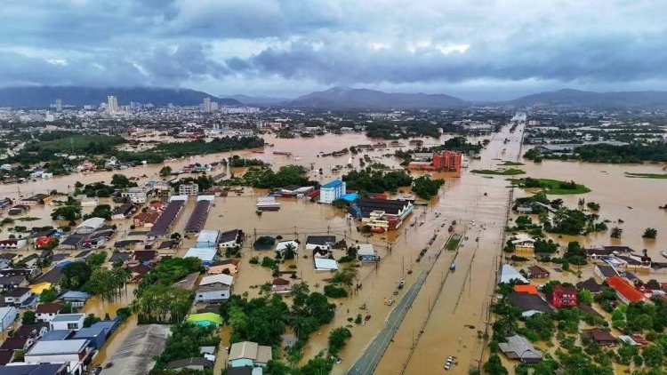 ยอดผู้เสียชีวิตมหาอุทกภัยภาคใต้ 7 จังหวัดพุ่งทะลุ 33 ศพแล้ว