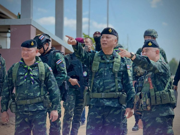 ผบ.กองกำลังนเรศวร ลงพื้นที่ชายแดนแม่สอดหลังเมียนมาเปิดศึกปะทะกันรุนแรง