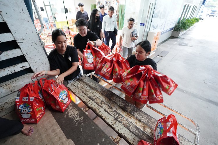 MIXUE ประเทศไทยเร่งให้การช่วยเหลือภาคใต้จากอุทกภัยฉุกเฉิน! สิ่งของบรรเทาทุกข์ถูกลำเลียงสู่หลายพื้นที่แล้ว