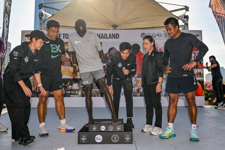 "คิปโชเก้" ทิ้งรอยเท้าแห่งความทรงจำเมืองไทย สวนเบญจกิติ