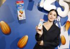 เครือเฮอริเทจ ปั้นแคมเปญใหญ่ ‘Almond Breeze® 25 kcal Light Up Your Day’ชูจุดขายนมอัลมอนด์แคลต่ำสุดในตลาด ดึง ‘ญาญ่า’ เจาะใจสายเฮลท์ตี้”