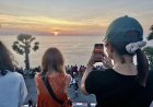 แห่ชมแสงสุดท้ายที่แหลมพรหมเทพ พระอาทิตย์ตกที่สวยที่สุดในประเทศไทย ติด 1 ใน 10 ของโลก
