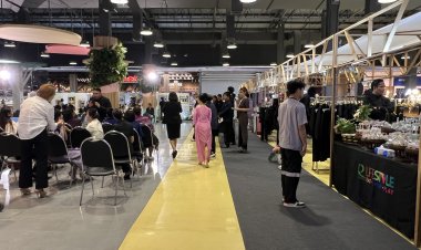 “7 ปีโรบินสันชัยภูมิ! ผ้าไทยเฉิดฉาย เทิดพระเกียรติสุดงดงาม”