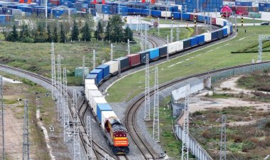 ขบวนรถไฟจีน–ยุโรปทำสถิติใหม่ ขนส่งสินค้าอีคอมเมิร์ซ ยานยนต์พุ่ง