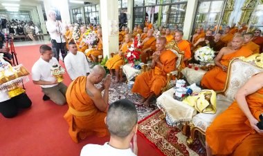 ศิษยานุศิษย์ร่วมแห่ตราตั้ง แต่งตั้งเจ้าอาวาสวัดศรีวารีน้อย ขึ้นเป็นเจ้าคณะตำบลศีรษะจรเข้ใหญ่