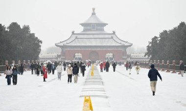 อุณหภูมิดิ่ง!หิมะแรกแห่งปีปกคลุมกรุงปักกิ่ง-หลายมณฑลขาวโพรน