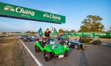 Chang Classic Car Revival 2025 รถคลาสสิค 1,000 คันกระหึ่มสนาม "ชาช่า-เบนซ์ เรซซิ่ง”ผลงานเยี่ยม เปิดให้ผู้อพยพ-ประชาชนชมฟรี!
