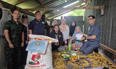 ศอ.บต. ลงพื้นที่มอบเงินเยียวยาครอบครัว-จนท.เสียชีวิตจากเหตุความไม่สงบพื้นที่นราฯ-ปัตตานี