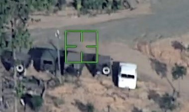 เปิดภาพนาทีถล่มทหาร BHQ ระดับ ผบ. แหลกในพริบตา ขนกำลังเข้าบ้านสามหลัง