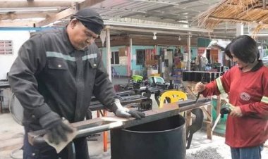 "หูลากจูง"ทำมือ ตีตลาดออนไลน์ พลิกชีวิตสองสามีภรรยาสู่รายได้มั่นคง