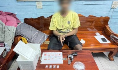 สืบห้วยขวางรวบหัวจ่ายยึดยาบ้ากว่า 120 เม็ด-ยาไอซ์-ปืน 1 กระบอก