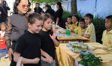 ตลาดนัดนร.-ผู้ปกครอง เสริมทักษะค้าขาย–ภาษาอังกฤษให้เด็กตรัง