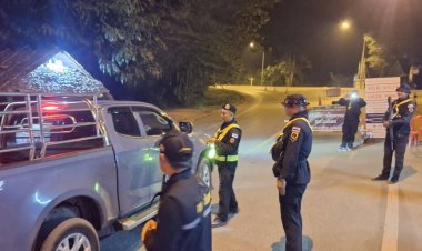 อำเภอท่าสองยาง ตั้งจุดด่านสกัดป้องกันการกระทำผิดกฎหมาย