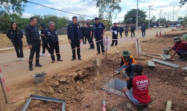 ป.ป.ช.พิจิตรร่วมกับแขวงทางหลวงชนบทพิจิตรตรวจเร่งรัดงบกระตุ้นเศรษฐกิจงานก่อสร้างถนนงบ9.69ล้านบาทเศษ