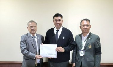 "ดร.วิชัย ปิยวรรณวงศ์"แสดงความยินดีผู้บริหารมหาวิทยาลัย พร้อมมอบทุนสนับสนุน มรภ.ธนบุรี