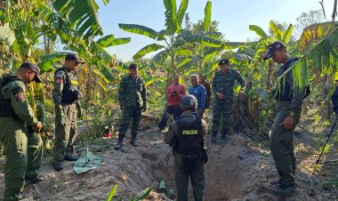 ชุด EOD ตำรวจศรีสะเกษเร่งเก็บกู้กระสุนปืนใหญ่เขมรยิงมั่วตกชุมชนตำบลเสาธงชัย