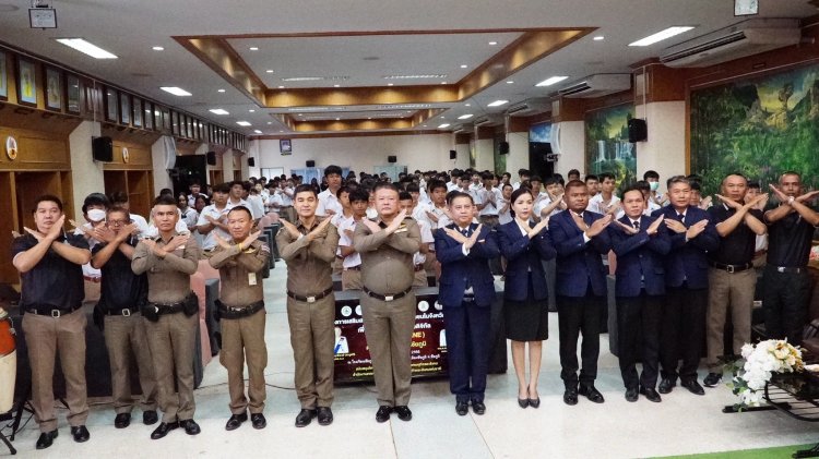 เดินหน้านำร่อง "ติดอาวุธ" ดิจิทัล! ส่งครูตำรวจ 200 นาย สร้างเกราะป้องกันไซเบอร์ให้ 30,000 นักเรียน