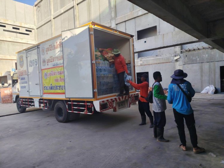 ขบวนเมตตาโคราชถึงหาดใหญ่แล้ว ส่งมอบสิ่งของบรรเทาทุกข์สู่มือผู้ประสบภัยภาคใต้