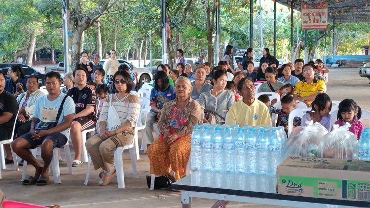 สส.ภูมิใจไทยมอบถุงยังชีพแก่ผู้อพยพจาก จ.สระแก้วทยอยเข้าศูนย์พักพิงปราจีนฯเพิ่มขึ้นต่อเนื่อ