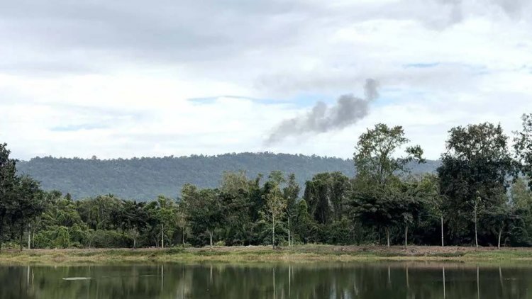 สมรภูมิรบชายแดนเดือด!F-16 ถล่ม"บ้าน 3 หลัง" ฐานทหารกัมพูชา นาวิกฯ ตราดปะทะยึดพื้นที่ต่อเนื่อง