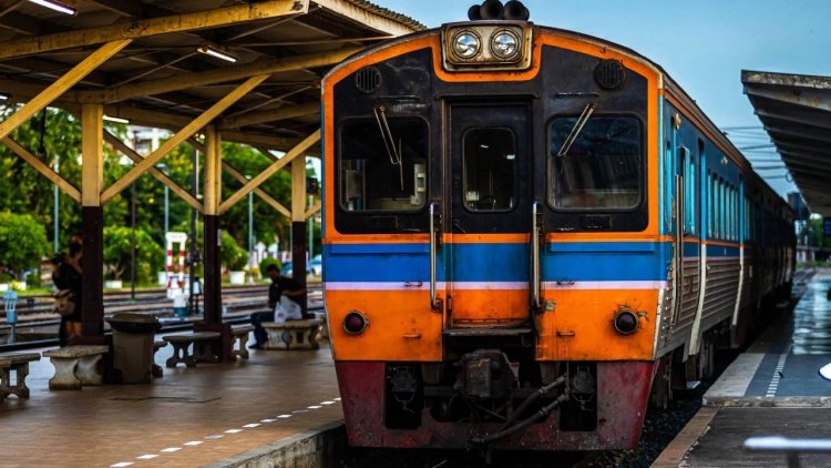 รถไฟ "เส้นทางสายใต้"เปิดเดินรถตามปกติแล้ว หลังน้ำท่วมคลี่คลาย