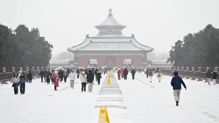 อุณหภูมิดิ่ง!หิมะแรกแห่งปีปกคลุมกรุงปักกิ่ง-หลายมณฑลขาวโพรน