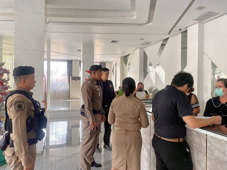 ตำรวจ ฝ่ายปกครองโคราช ตรวจเข้มโรงแรมกลางเมือง ไม่พบทหารรับจ้างหรือบุคคลต้องสงสัย