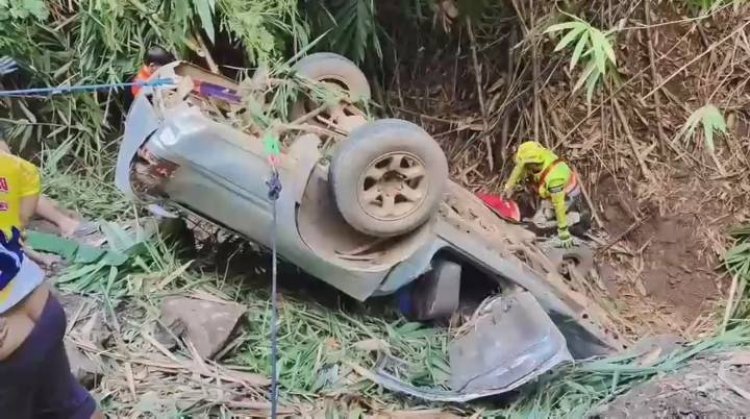 ระทึก!นทท.ขับรถลงเขาหลุดโค้งพุ่งลงเหวดับ 1 บาดเจ็บสาหัส 1 ราย