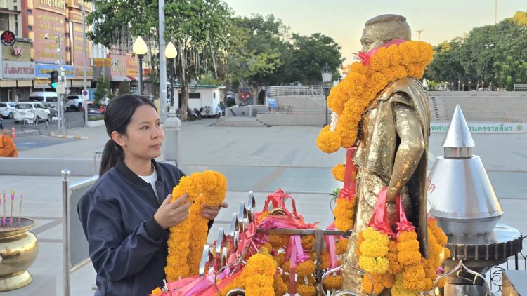 “ทนายนา วิชาการ” โผล่ไหว้ย่าโม คิดถึงบ้านเกิด กลับมาโคราชเติมพลังใจ