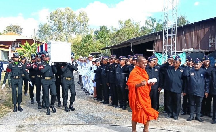 อาลัยรับศพ ‘จ.ส.อ.พรศักดิ์’ วีรบุรุษหนองจาน กลับบ้านเกิดอย่างสมเกียรติ