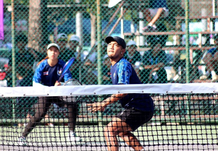 ร้อนแรง!!! นักหวดซอฟท์เทนนิสไชนีสไทเป คว้าแชมป์คู่ผสม