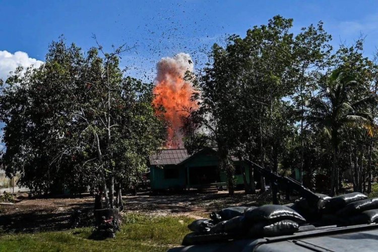 นย.ตราดยกพลขึ้นบก ยึดคาสิโนทมอดา ประสาน ทอ.ส่ง F-16 ทิ้งระเบิด 10 ลูก ทำลายสิ่งปลูกรุกล้ำเขตแดนไทย