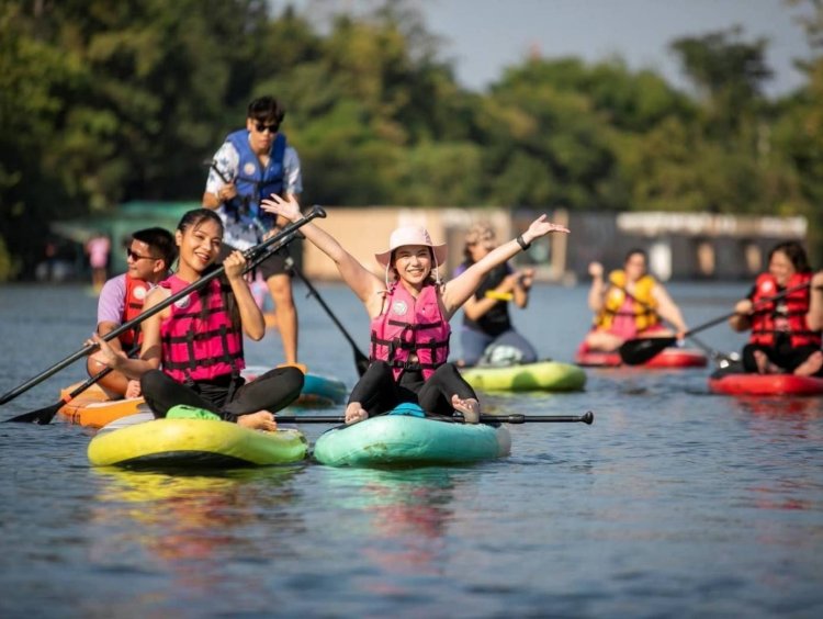 หนีกรุงทิ้งความวุ่นวาย!โต้ลมหนาว ชมศิลปะ-ฟังเพลง เคล้าบรรยากาศสุดชิลล์ริมแม่น้ำแคว